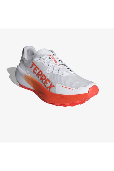 adidas حذاء الجري Terrex Agravic 3 للطرق الوعرة باللون الأبيض للرجال