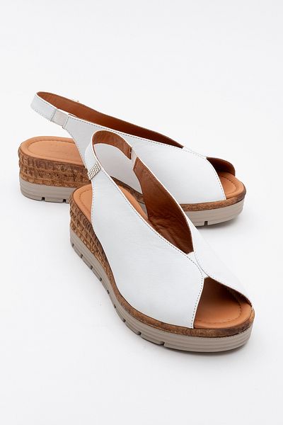 LuviShoes Sandale de damă BLOM din piele naturală albă cu toc cu pană