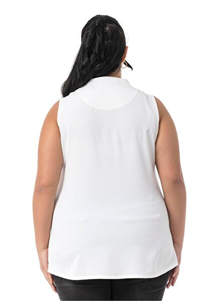 DISENTIS MODEST Αμάνικη λευκή μπλούζα με λεπτομέρεια με πτυχή ώμου σε μεγάλο μέγεθος