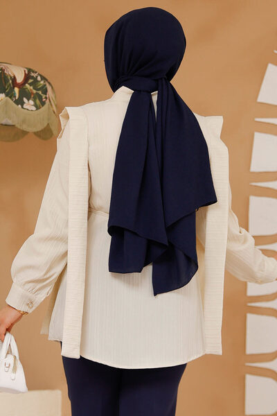 Neva Style Beige Hijab Tunic - Detail on the Shoulders