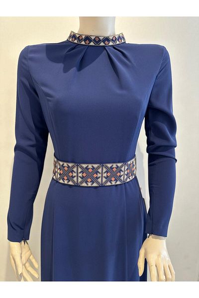 Kayra Κέντημα με γιακά και ζώνη Κεντημένο Indigo Hijab Φόρεμα