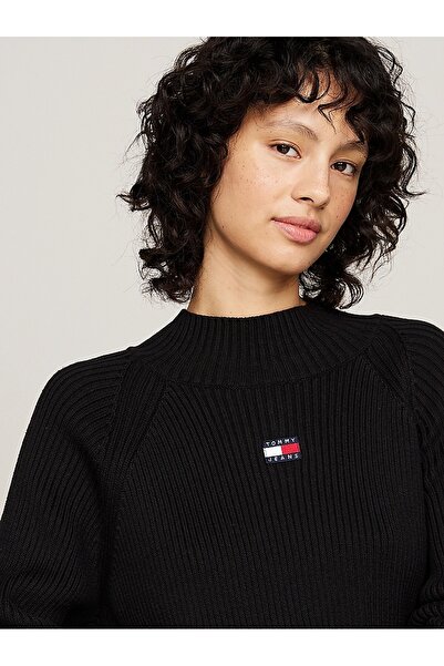 Tommy Hilfiger Dámský černý svetr Tommy Jeans Badge Rib-Knit