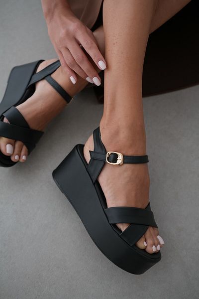 selinshoes Bonnie Cross Strapped Ankle Strap Gold Accessory Women's Sandals-Black Black