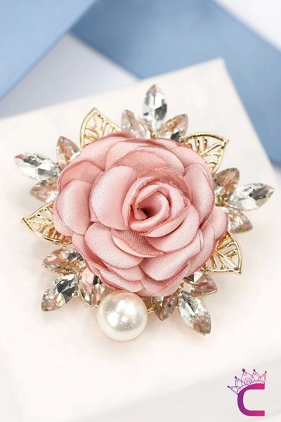 Cinderella Zarif Kristal Taşlı İncili Kumaş Çiçekli Kadın Gül Broş - Hediyelik Düğün Aksesuar Yaka İğnesi