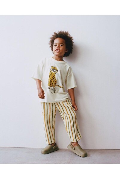 Magu Boy's Lion Patterned White Cotton T-shirt Striped Tracksuit Top and Bott...