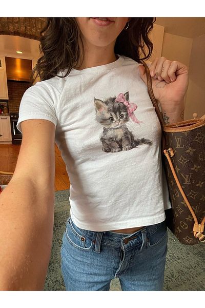 Gofeel Μπλούζα με στάμπα με μέγεθος ζώνης Coquette Kitty