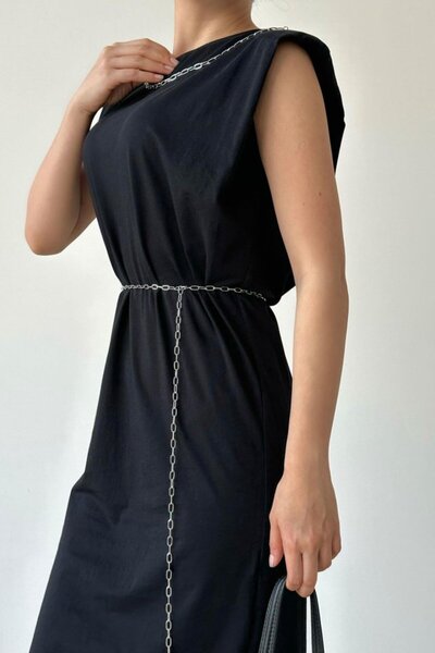 Modayakamoz فستان أسود مبطن مع سلسلة