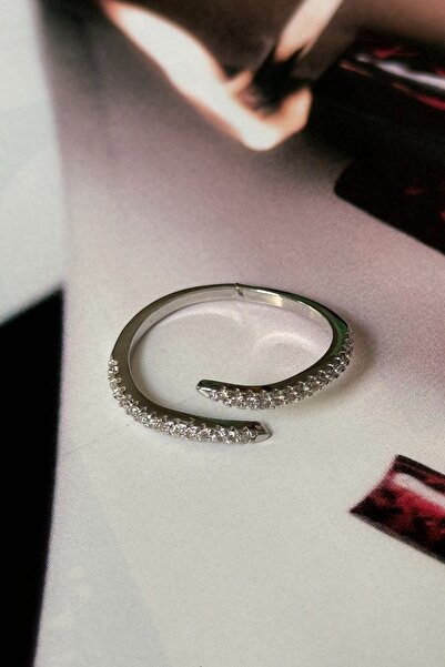 Trendy Butik Çelik Zirkon Taşlı Zarif Yüzük