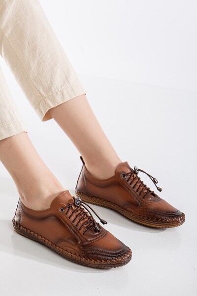 By Yağlıoğlu ygszd02 حذاء نسائي مريح من الجلد الطبيعي قابل للطي لتقويم العظام