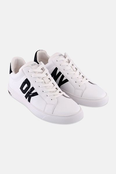 Dkny حذاء نسائي كاجوال برباط من Abeni متوسط الحجم، أبيض