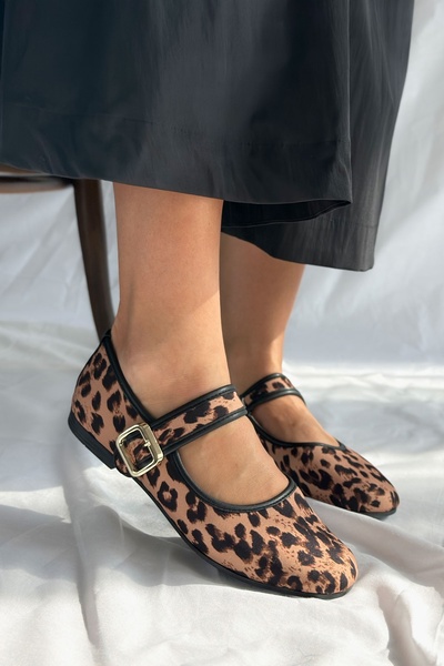 Shoebutik Марія Жовта Чорна Звірячий Принт Ремінь Деталі Жіночі Балетки