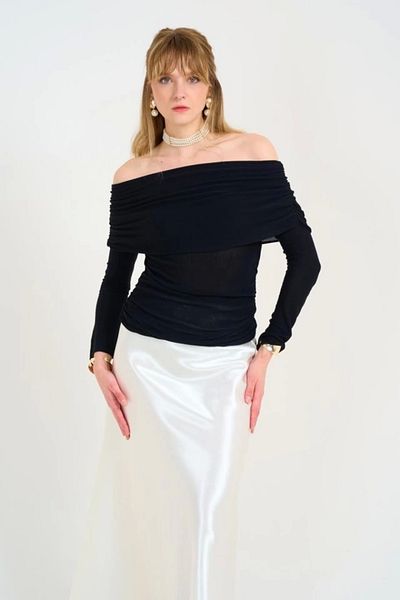 Qu Style Pulover cu guler Gypsy Madonna - Negru