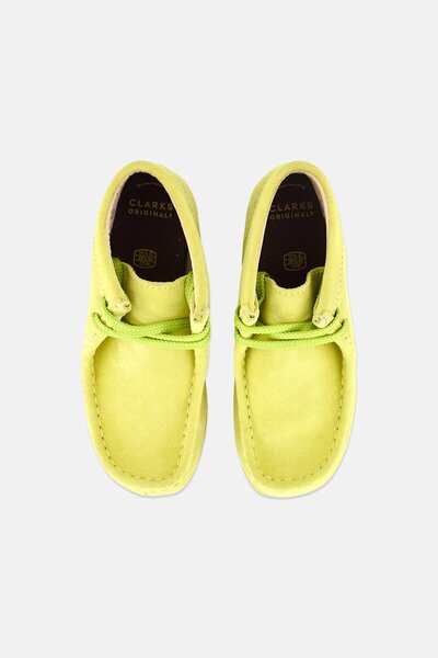 CLARKS Kids Boy Wide Fit Wallabee Lace Up Casual Boots, Lime Green