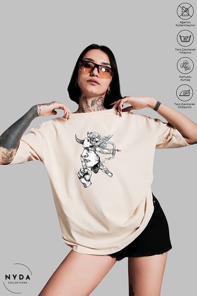 Nyda Collections Unisex Crew Neck Sus Mark εμπριμέ βαμβακερό μπλουζάκι με κοντό μανίκι