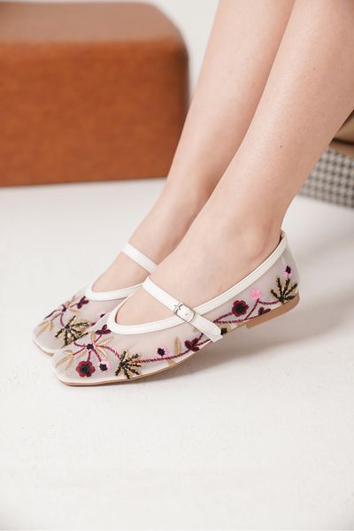 Moda Değirmeni Detaliu de broderie cu flori pentru femei albe din plasă cu vârf tocit Daily MD2104-111-0002