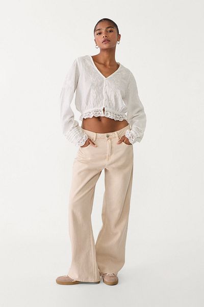Stradivarius Cropped lace embroidered shirt