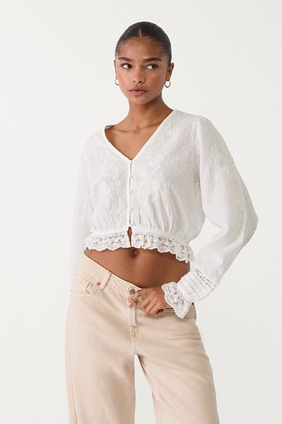Stradivarius Cropped lace embroidered shirt