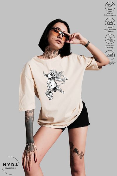 Nyda Collections Unisex Crew Neck Sus Mark εμπριμέ βαμβακερό μπλουζάκι με κοντό μανίκι