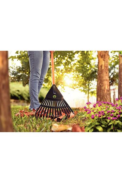 TRAMONTINA Since 1911, Made In Brazil - 15 Teeth Black Polypropylene Garden Leaf Rake With 120cm Wood Handle