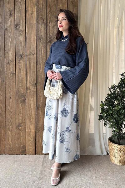 Ceylan Otantik Gray Indigo Rose Detail Cotton Satin Flared Skirt & Indigo Bat Sleeve Knitwear Crop