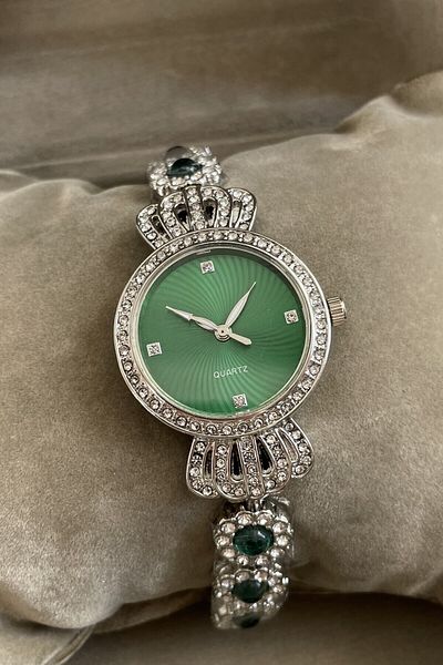 Leerybee Minimal Vintage Women's Watch with Stones Nk-02