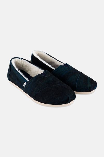 Toms حذاء نسائي كاجوال سهل الارتداء من ألبارغاتا، أزرق داكن