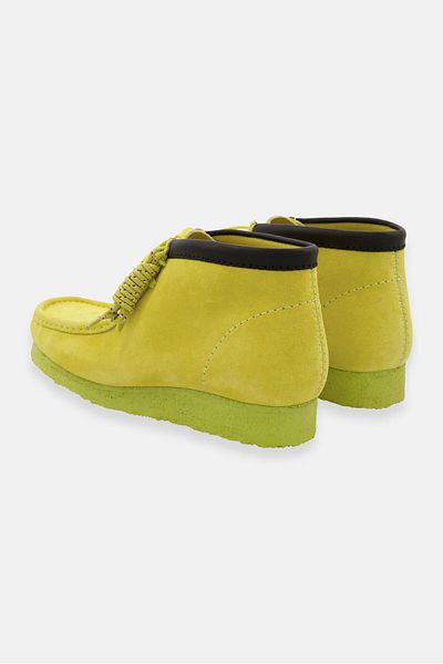 CLARKS Men Wide Wallabee Ankle Boots, Lime Green