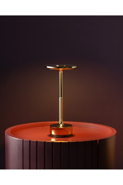 Madame Coco Stern Abajur