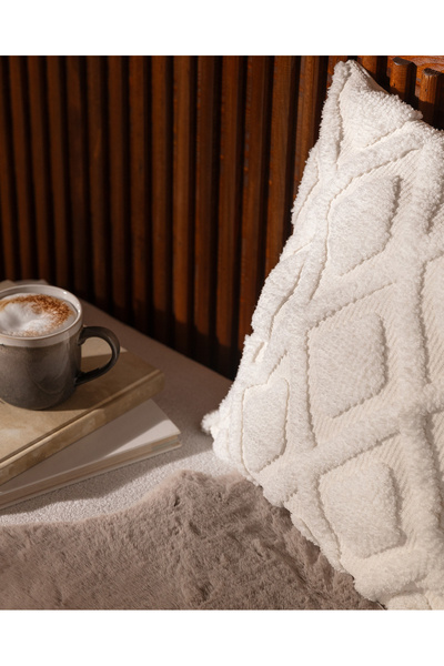 Madame Coco Наволочка на подушку Руссільйон біла 45x45 см