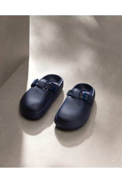 Madame Coco Eva Axel Women's Slippers