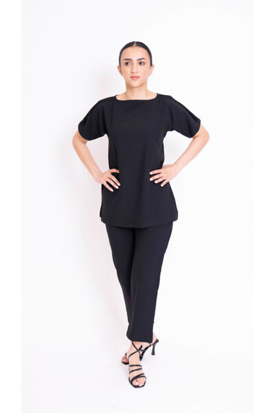 outline Black two piece set under the abaya