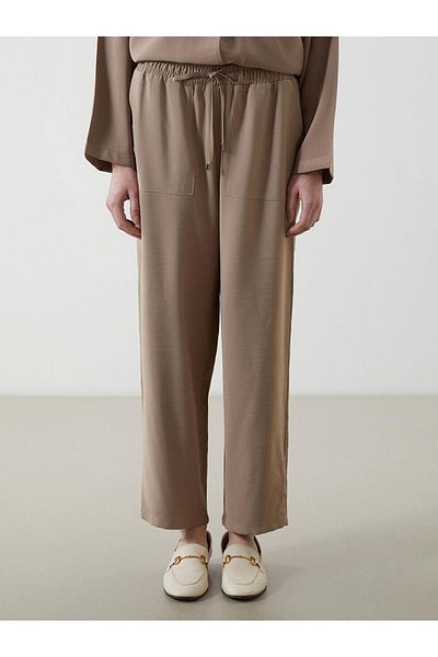 LC Waikiki Γυναικείο παντελόνι LCW Grace Carrot Cut με ελαστική μέση