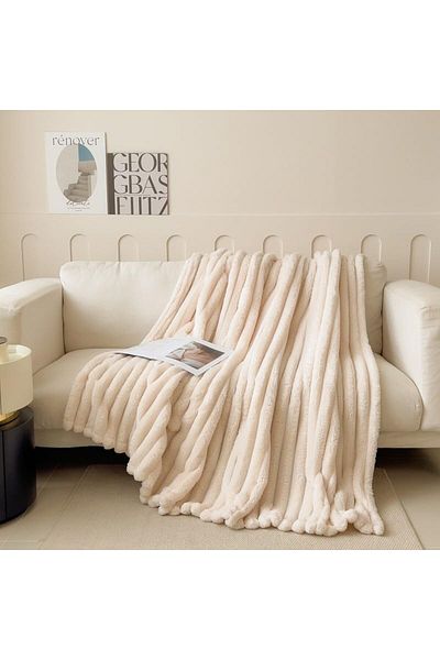COOYA Super Soft Throw Blanket, Cozy Flannel Fleece Blanket for Couch, All Season Use, White 200 * 230cm