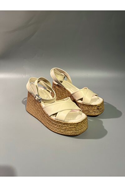 Butik Noble shoes hakiki deri dolgu topuk kadın sandalet