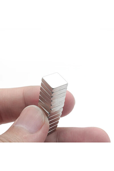 Dünya Magnet 5 Adet 10mm X 10mm X 3mm Köşeli Süper Güçlü Neodyum Mıknatıs