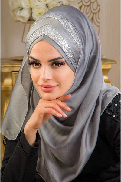 Aişe tesettür فستان سهرة بشريط متقاطع فضي وشال مزدوج