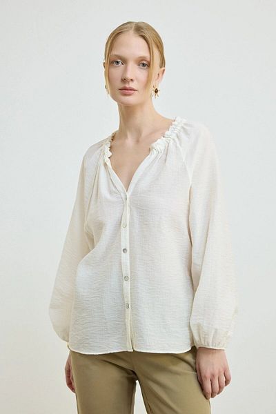 Gusto Comfortable Viscose Blouse with Elastic Collar - Ecru Color