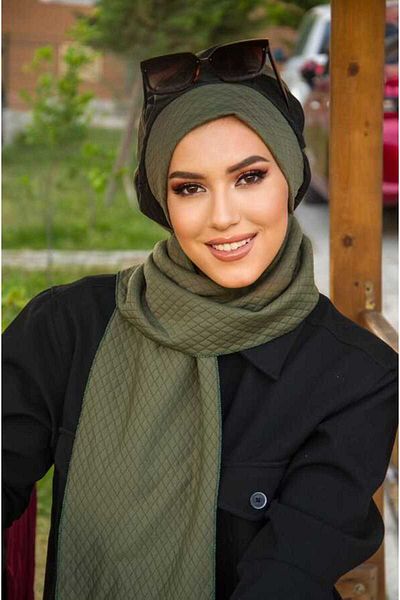 Aişe tesettür Khaki Black Quilted Hijab Beret