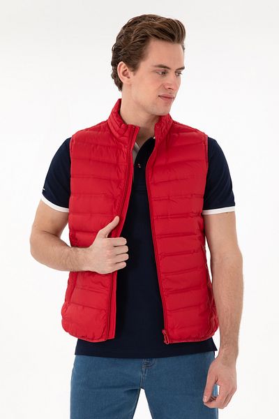 U.S. Polo Assn. Men's Red Vest 50299395 -Vr030