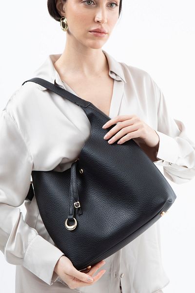 Matthew Cox Women's Shoulder Bag - Black Byn2350