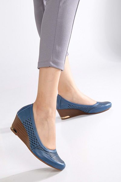 ANALİN SHOES Pantofi cu toc cu pană cu laser din piele naturală de damă - albastru denim