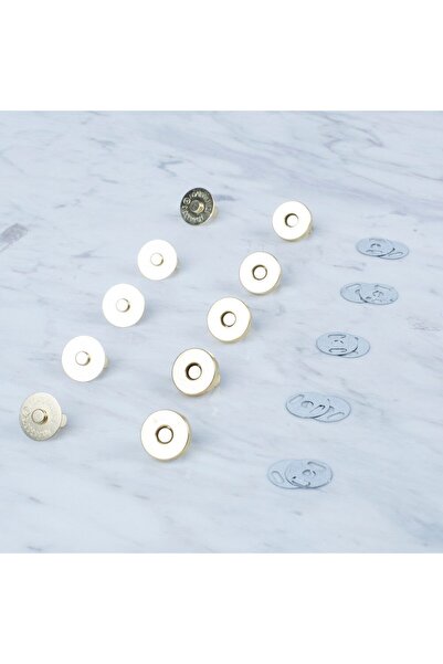 Marsilyan Loren Magnetic Gold Color Metal 5-Piece Snap Set