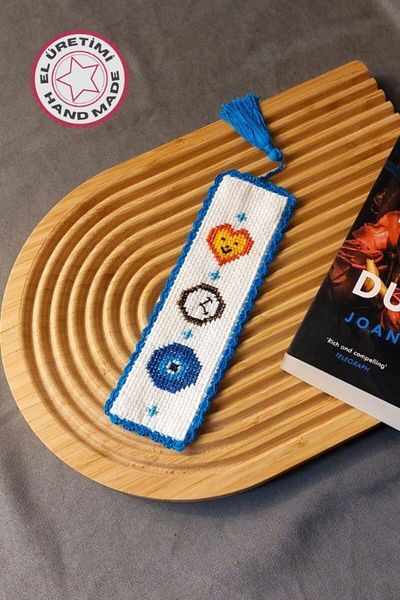 Uretti - Sibel 2453 2648 Handmade Heart Themed Cross Stitch Bookmark