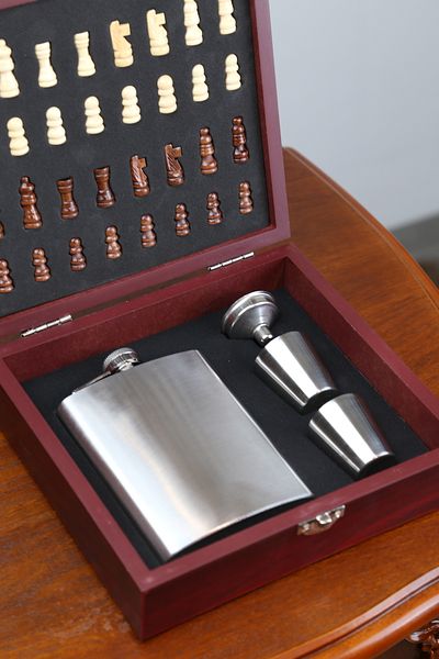 imsaconcept Silver Flask Set with 2 Shot Glasses, Chess and Funnel