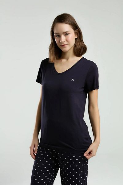 Arnetta V-Neck Short Sleeve Soft Textured Fabric Women's Capri Pajama Set