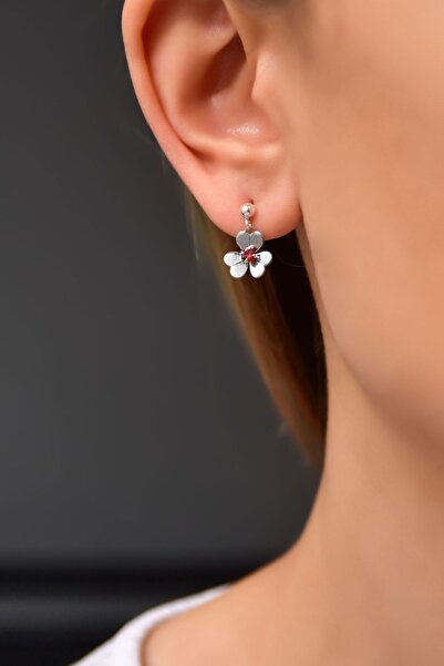 Papatya Silver 925 Ayar Gümüş Rodyum Kaplama Hediyeli Garnet Taşlı Frezya Çiçeği Küpe