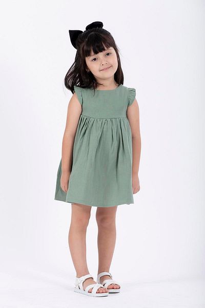 zepkids Rochie de fetiță de culoare verde - umeri cu volane și design plisat