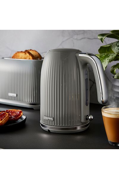 Geepas 1.7 L Fluted Jug Kettle-GK38068UK-GR, 360-Degrees Rotation, Boil Dry Protection and Automatic CutOff