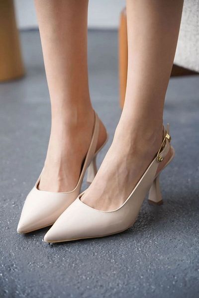 İA İLERİADIM Women's Motto Beige Patent Leather Pointed Toe Open Back Classic Heeled Shoes Heel Height 8 cm