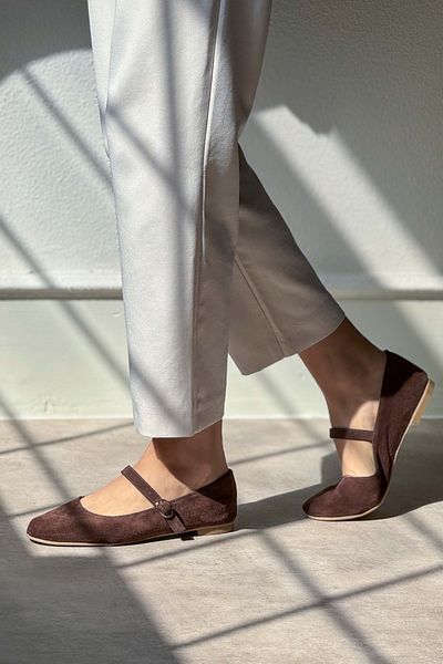 NİŞANTAŞI SHOES Desire Brown Damen-Ballerinas aus echtem Wildleder mit Schnalle und flacher Sohle